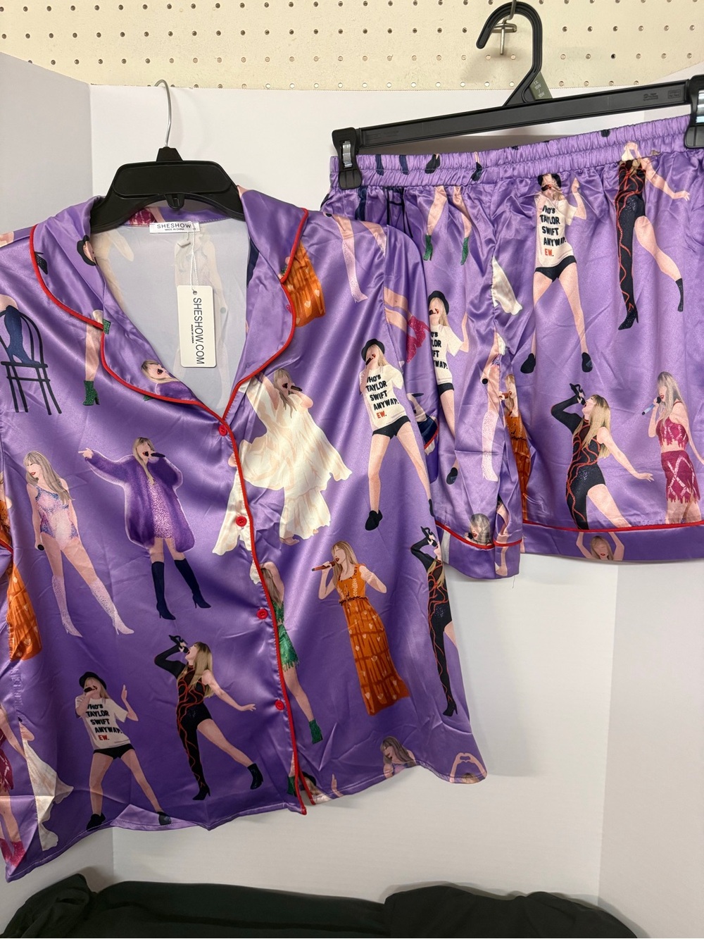 She Show Pajama Set